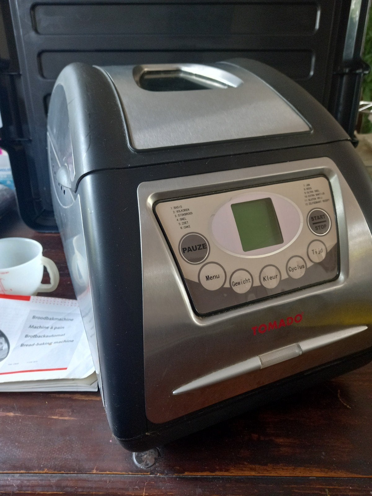Tomado Broodbakmachine TM-1903 - Zo goed als nieuw, 800 tot 1200 gram deeg, Zo goed als nieuw, Kijkvenster, Ophalen