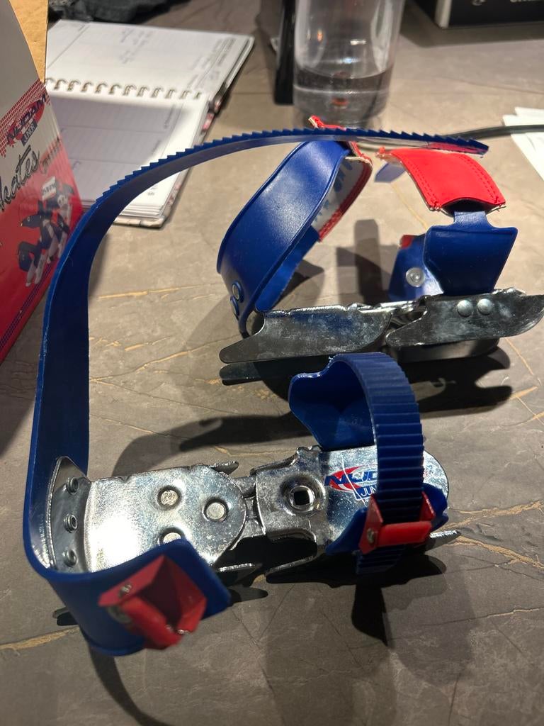 Schaatsen Junior - Verstelbaar mt 24-34, Sport en Fitness, Schaatsen, Gebruikt, Overige typen, Overige merken, Ophalen of Verzenden