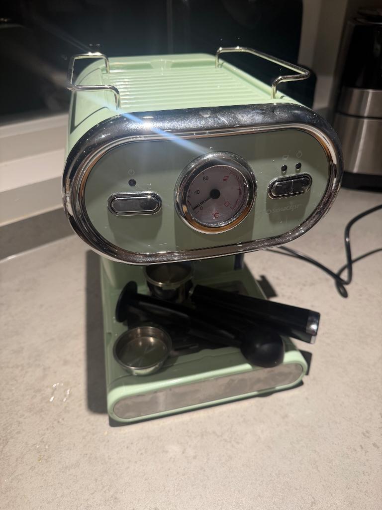 Espressomachine Silvercrest, Witgoed en Apparatuur, Koffiezetapparaten, 2 tot 4 kopjes, Ophalen, Zo goed als nieuw, Koffiemachine