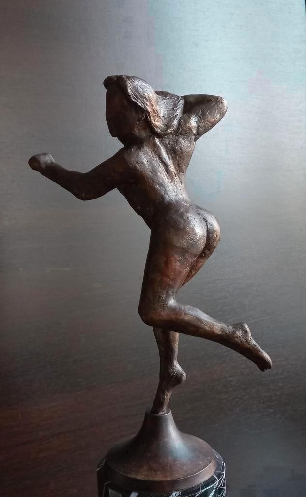 Antiek brons beeld naakte vrouw op marmeren sokkel, Bronzen, Antiek en Kunst, Ophalen, Brons