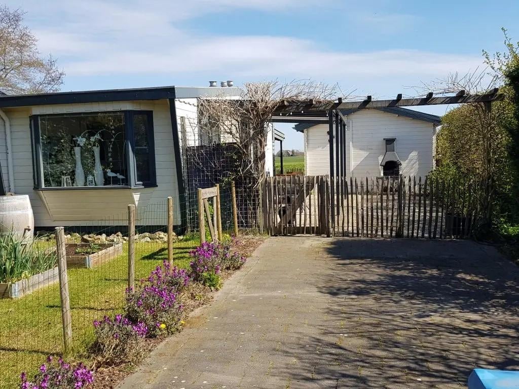Zomer in Friesland Chalet de Friese Meren met sauna en wifi, Vakantie, Vakantiehuizen | Nederland, 2 slaapkamers, Landelijk, Friesland
