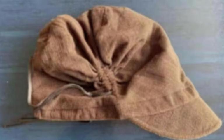 Bruine damespet, pet met touwtjes; cap, schipperspet; dames, Ophalen of Verzenden, Zo goed als nieuw, One size fits all, Pet