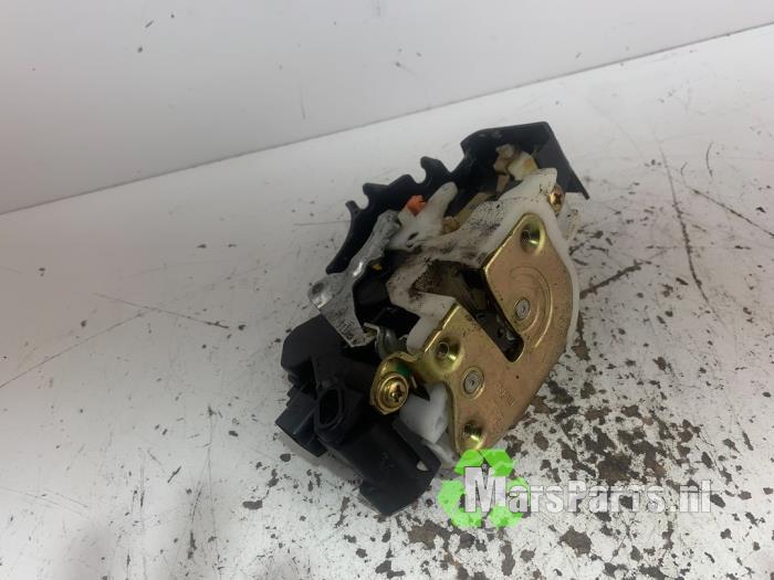 Deurslot Mechaniek 2Deurs rechts van een Mitsubishi Colt, Gebruikt, -, -, 6 maanden garantie