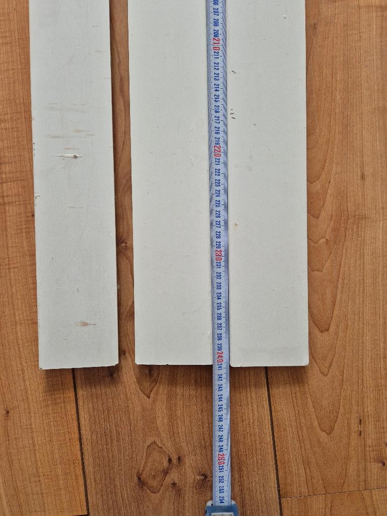 3 gebruikte plinten 240 cm x 7,5cm, Ophalen, Gebruikt, Mdf, 200 tot 250 cm