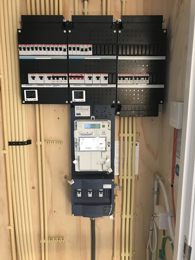 Elektricien nodig? Groepenkast , Deurbel ,UTP kabel ,Camera, Diensten en Vakmensen, Garantie