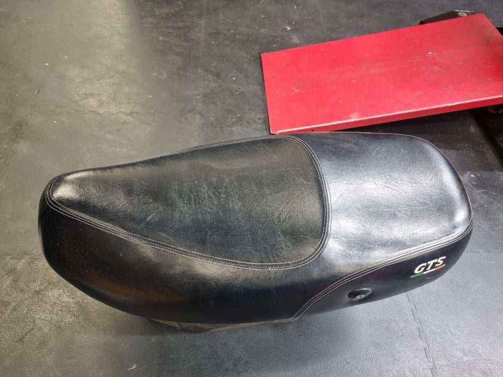 Zadel / buddy gts toscana / la souris / btc