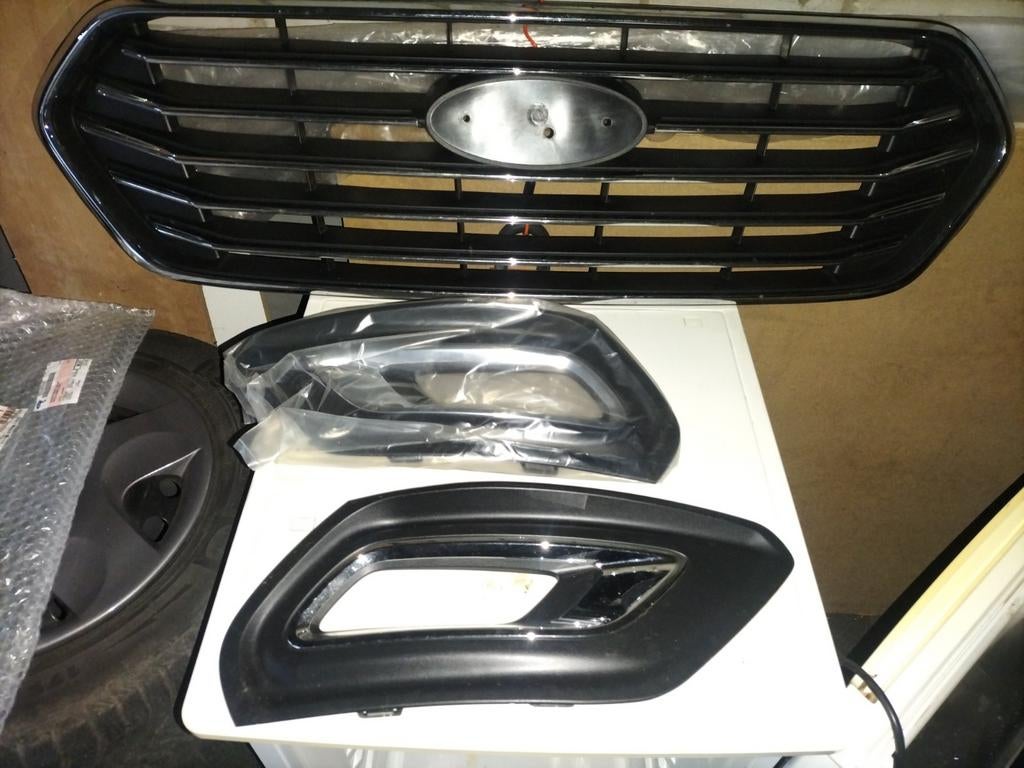 Ford Transit Custom Grill+Mistlamp Grill, Ophalen, Gebruikt, Voor, Ford