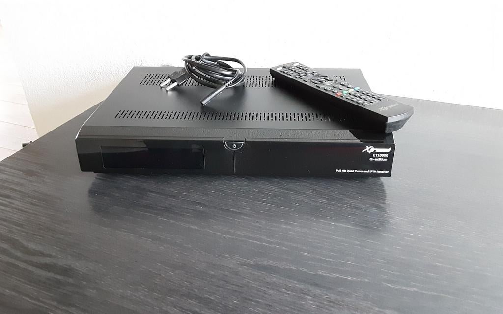 XTrend ET10000 reciever  en MASTERA II smartcard reader, Ophalen of Verzenden, Zo goed als nieuw, Decoder
