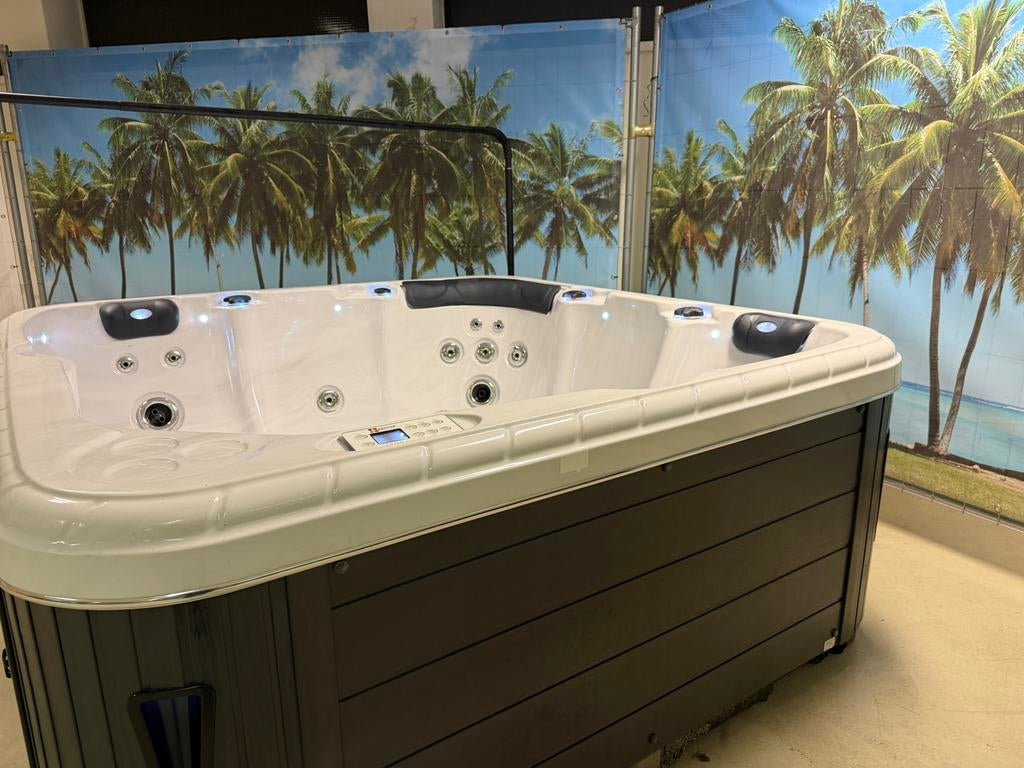 Balboa Relax 5 personen. 2 Ligplaatsen, LED, Massage., Tuin en Terras, Bubbelbaden en Hottubs, Ophalen, Zo goed als nieuw, Filter