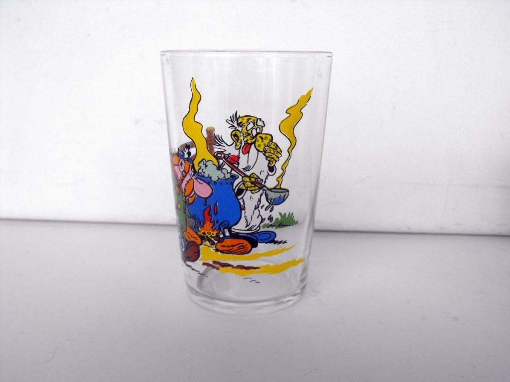 Asterix en Obelix Glas hoofdman en panoramix, Ophalen of Verzenden, Asterix en Obelix, Zo goed als nieuw, Gebruiksvoorwerp
