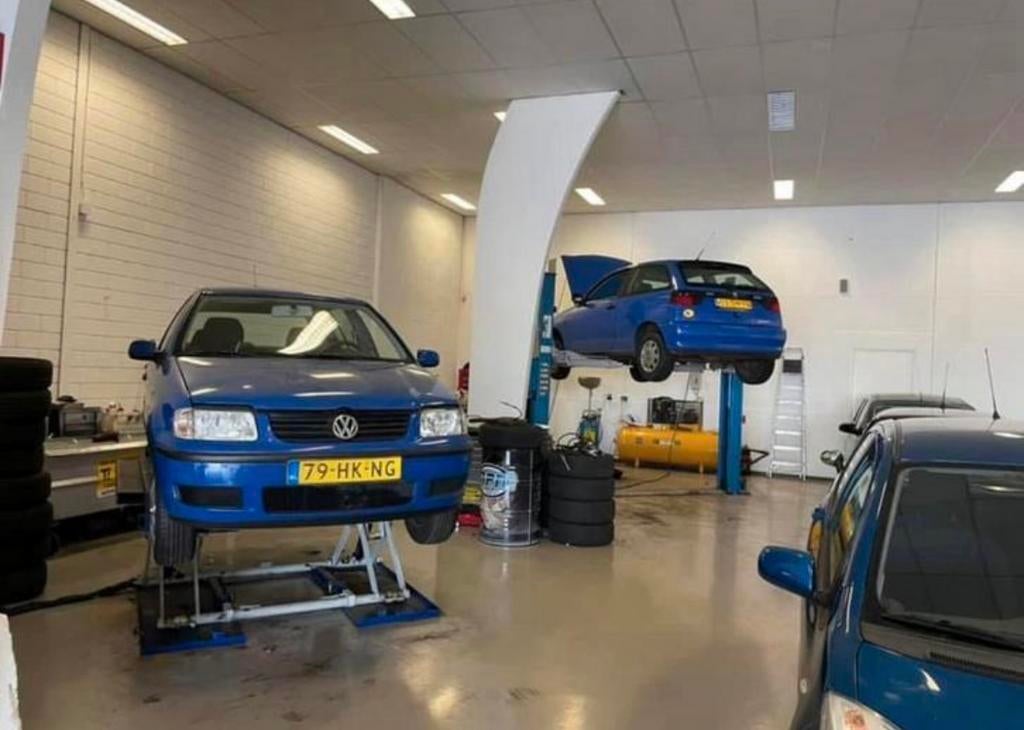 Auto monteur, autogarage, apk, onderhoud, montage etc etc