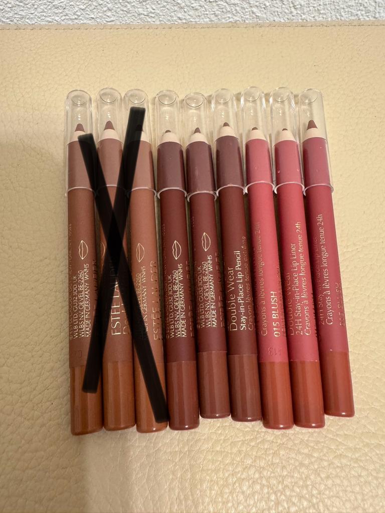 EsteeLauder (420 ) / 104 nated truth nog 4stuks prijs p .s, Sieraden, Tassen en Uiterlijk, Uiterlijk | Cosmetica en Make-up, Ophalen of Verzenden