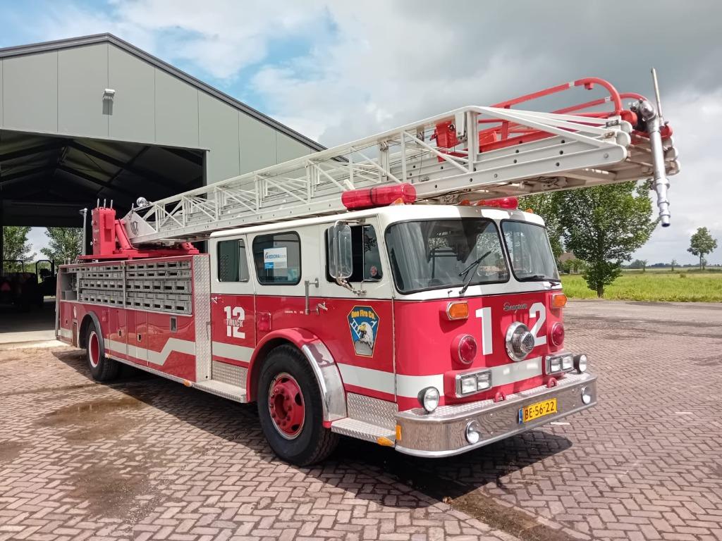 Seagrave Amerikaanse brandweerauto (Laddertruck), foto 5