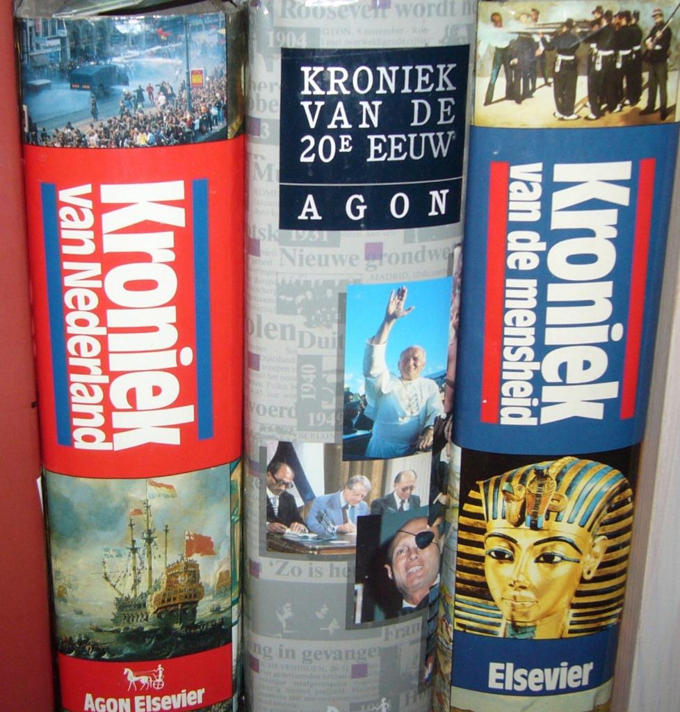 Kroniek van Nederland de mensheid of 20ste eeuw geschiedenis, Boeken, Ophalen of Verzenden, Gelezen, Aart Aarsbergen R van Reek