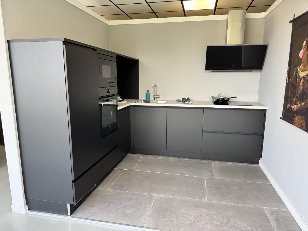 Showroom keuken, Ophalen, Overige materialen, Zwart, Hoekkeuken