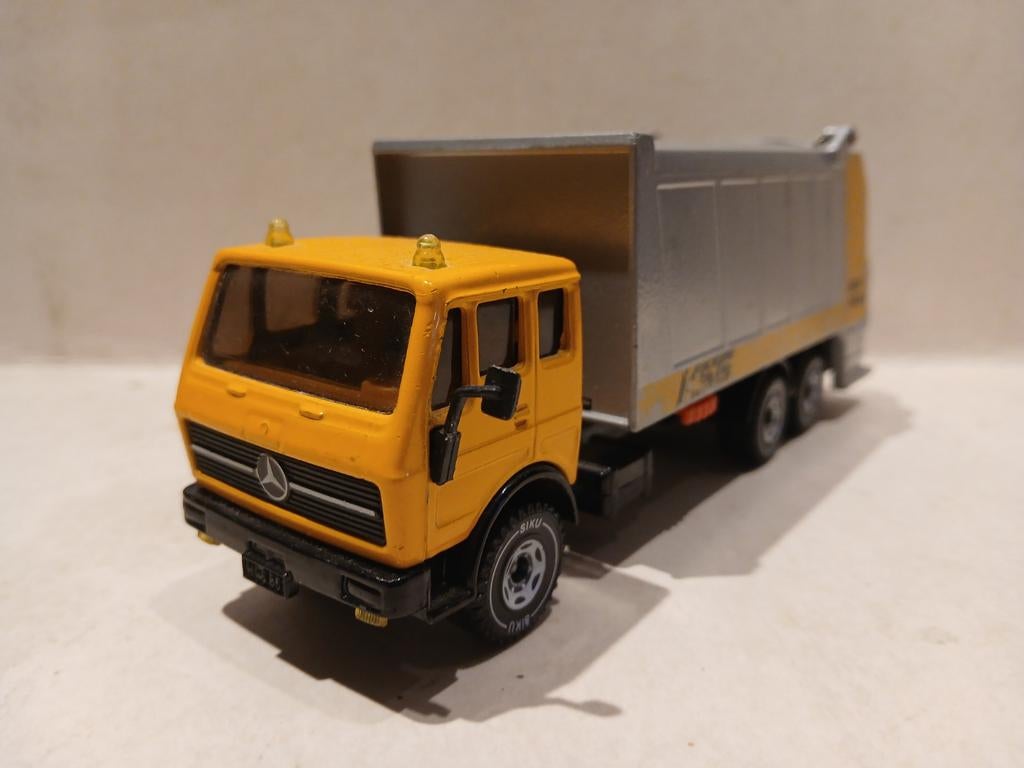 SIKU MERCEDES 2232 vuilniswagen., Ophalen of Verzenden, Gebruikt, Bus of Vrachtwagen, SIKU