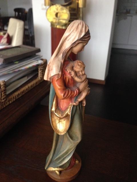 houtsnijwerken madonna, Ophalen