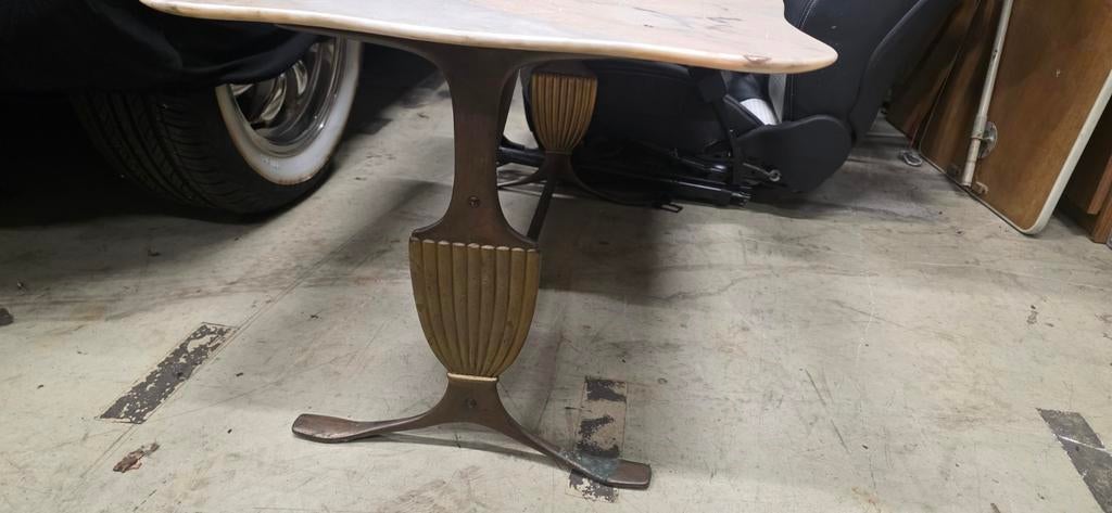 Marmeren salontafel. Met messing poot., 50 tot 100 cm, Minder dan 50 cm, Rechthoekig, 50 tot 100 cm