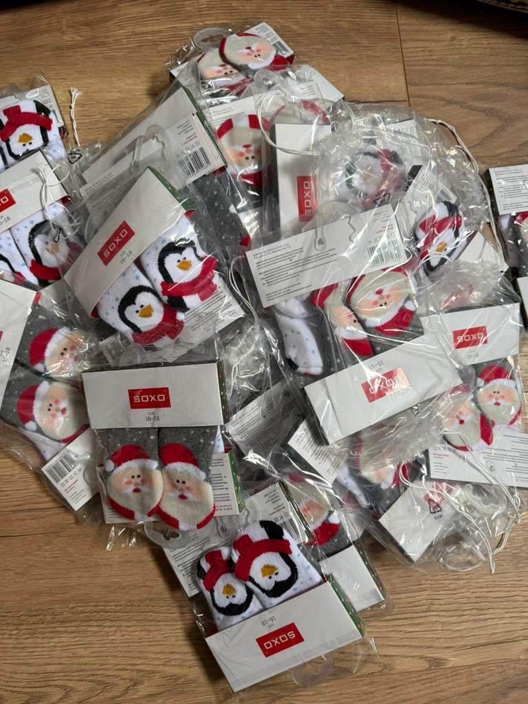 Babysokjes kerst, kerstman en pinguin nieuw 40 stuks partij, Ophalen of Verzenden, Nieuw, Jongetje of Meisje, Schoentjes