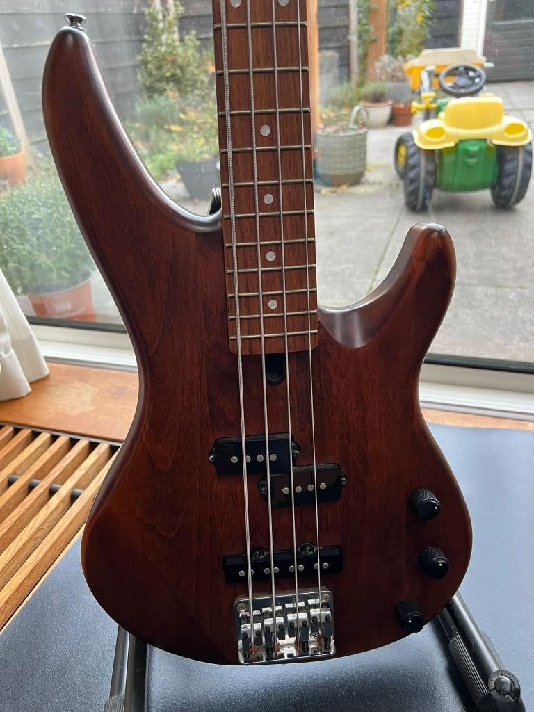Basgitaar Yamaha RBX 350 + versterker Peavey Basic 60, Ophalen, Gebruikt, Elektrisch