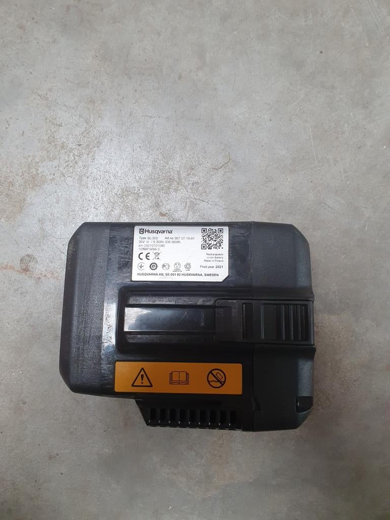 Husqvarna bli 300 accu, Ophalen