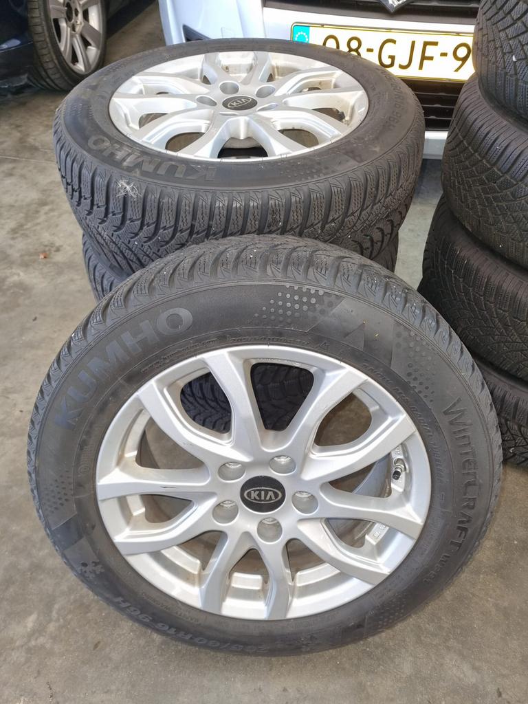 Kia winterbanden met lichtmetalen velgen, Ophalen, Gebruikt, 16 inch, Banden en Velgen