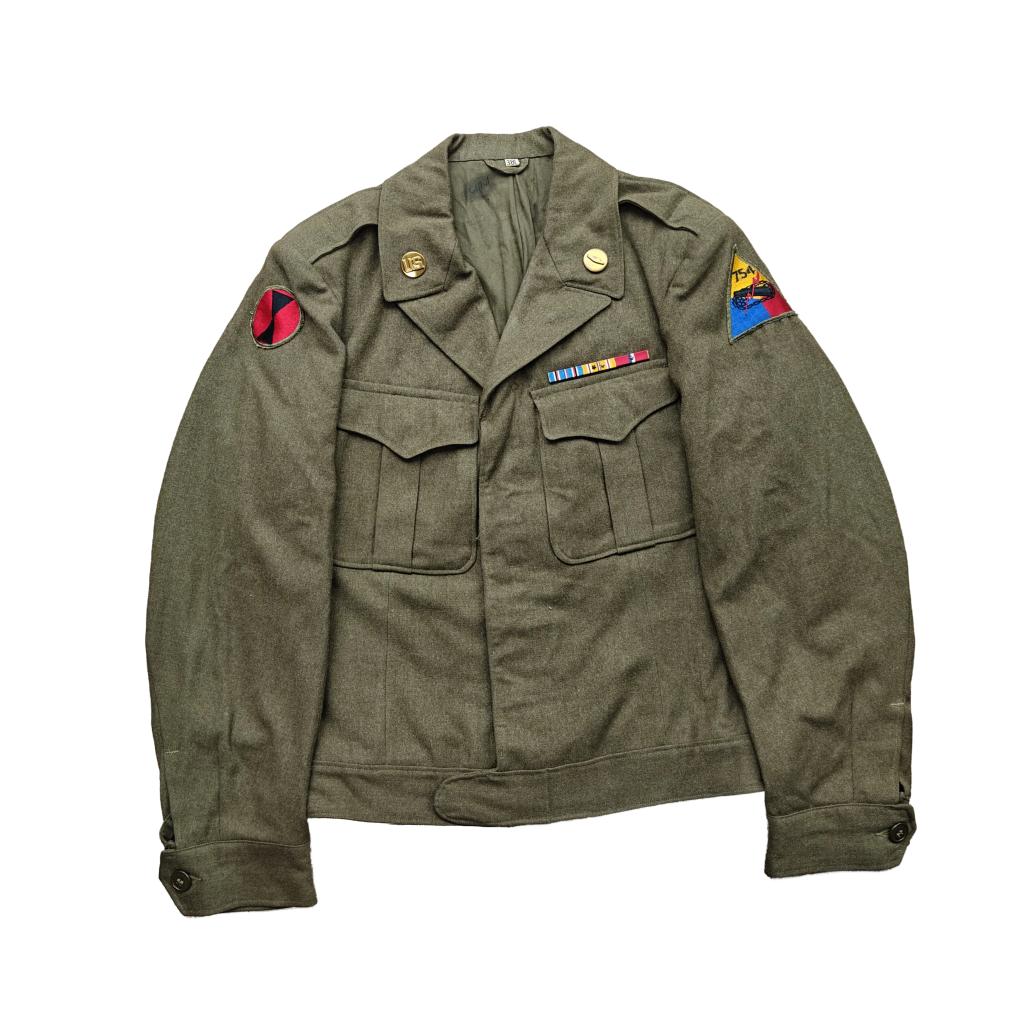 WWII US Ike Jacket 754th Tank Battalion, Verzamelen, Militaria | Tweede Wereldoorlog, Ophalen of Verzenden, Amerika, Kleding of Schoenen