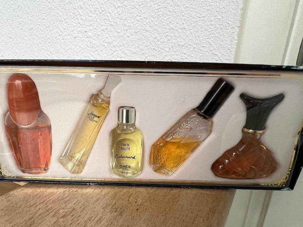 Parfumminiaturen Collection uit jaren 90 (5 x 4 a 7,5 ml), Verzamelen, Parfumverzamelingen, Zo goed als nieuw, Miniatuur, Gevuld