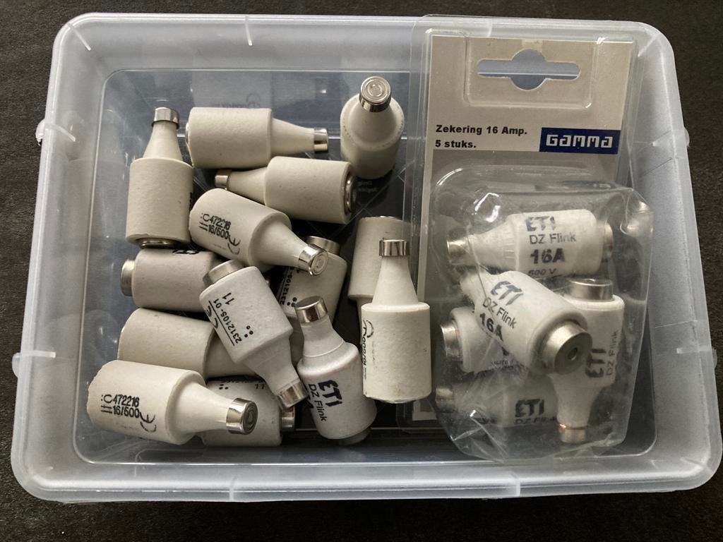 Zekeringen 16 Amp 19 stuks, Doe-het-zelf en Verbouw, Buizen en Afvoer, Overige materialen, Overige typen, Ophalen of Verzenden
