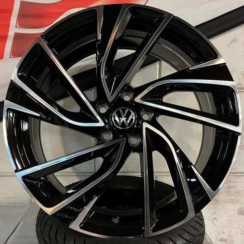 VOLKSWAGEN GOLF 8 GTI ADELAIDE LOOK VELGEN 18/19 INCH 5X112, Ophalen, Overige, Overige, Banden en Velgen