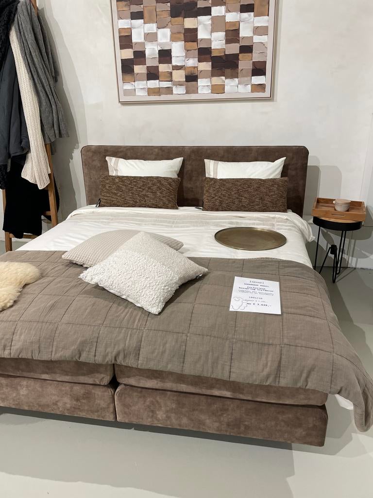 Luxe Styldecor Boxspring 180x210 - Showroommodel, Ophalen, Bruin, 210 cm, Tweepersoons