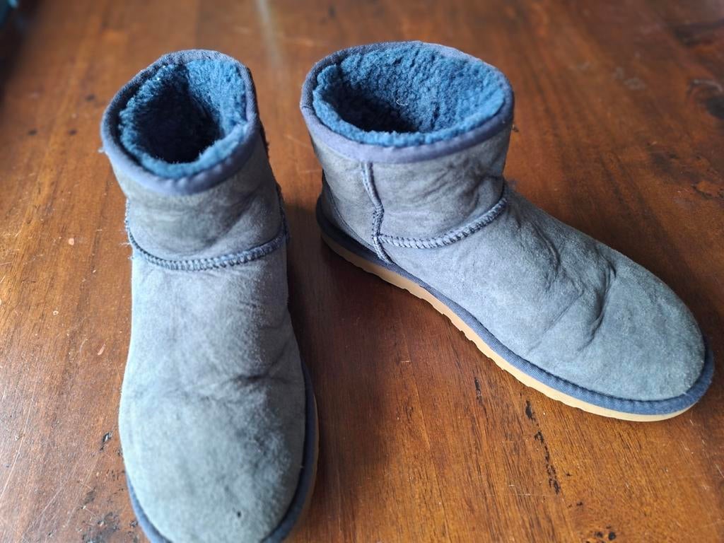 UGG AUSTRALIA ladies mini boots classic II, mt39, blauw €15, UGG, Blauw, Lage of Enkellaarzen, Ophalen of Verzenden
