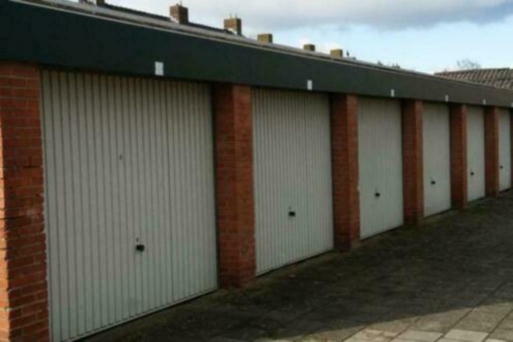 Te huur garageboxen / opslagcontainers Emmen
