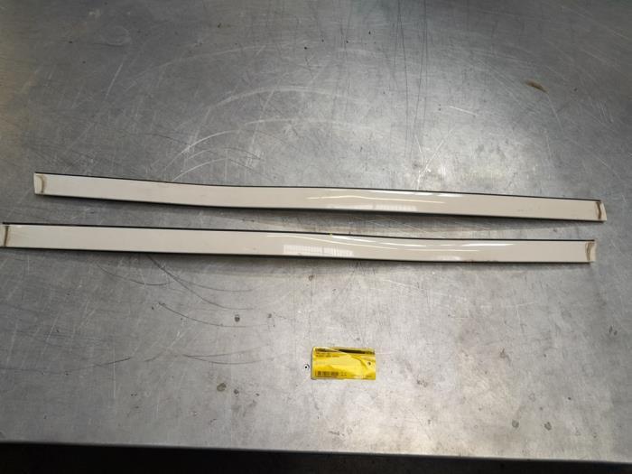 Daklijst set van een Peugeot 2008, Ophalen of Verzenden, 3 maanden garantie, Gebruikt, Peugeot