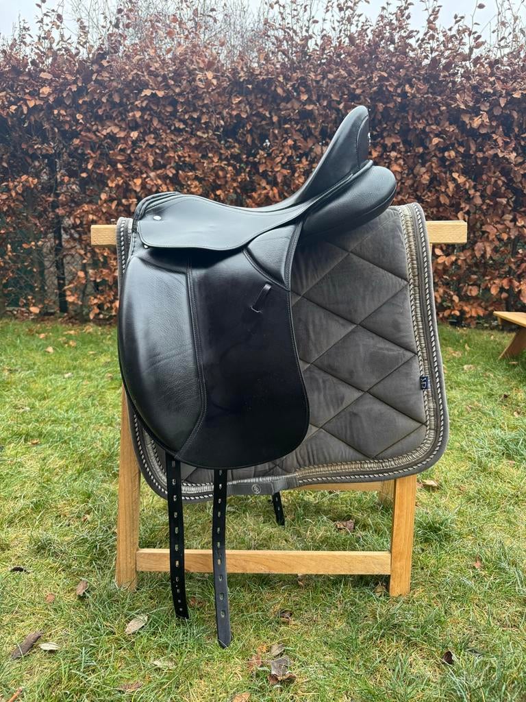 Dressuurzadel Kieffer, Dieren en Toebehoren, Paarden en Pony's | Zadels, Ophalen of Verzenden, Zo goed als nieuw, Dressuur