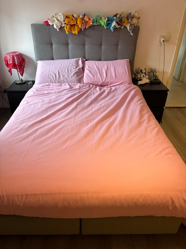 Lichtgrijze boxspring 140x200cm, Ophalen, Tweepersoons, Zo goed als nieuw, Stof