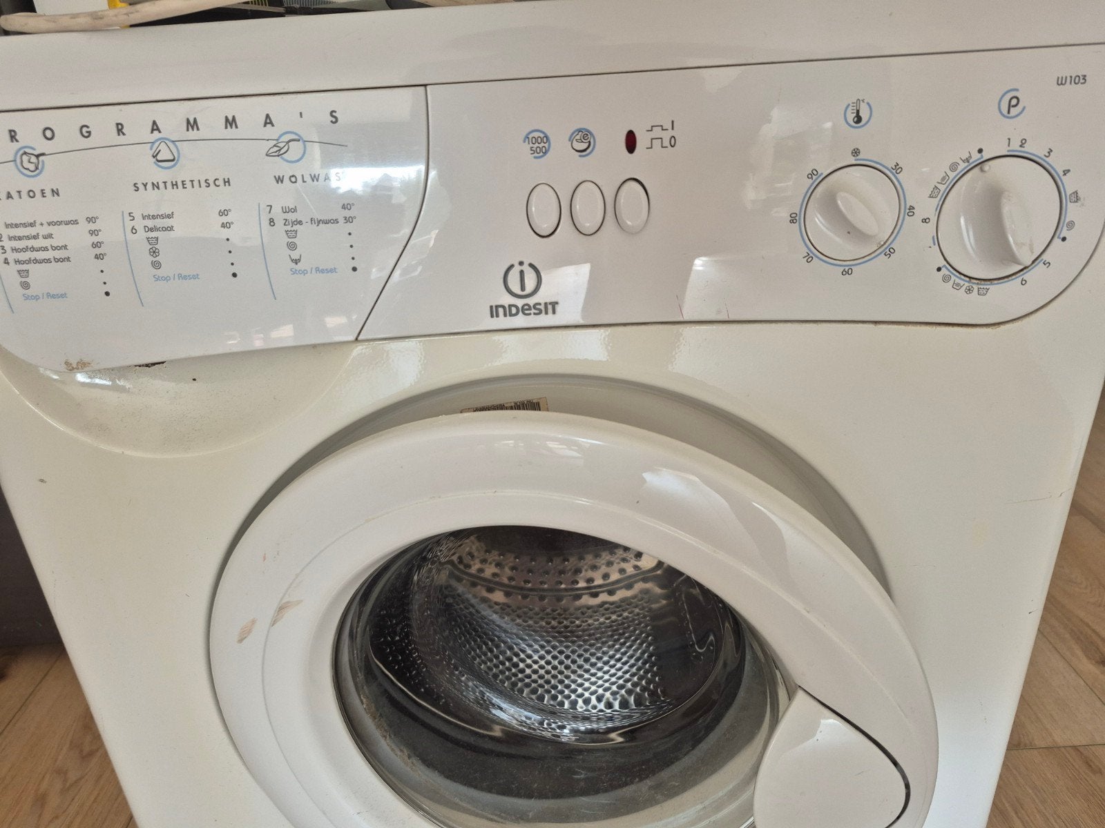 Indesit W103 Wasmachine - Gratis, Witgoed en Apparatuur, 6 tot 8 kg, Ophalen of Verzenden, 1200 tot 1600 toeren, 85 tot 90 cm