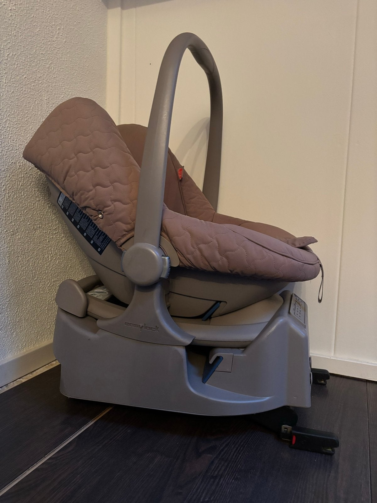 Bébécar EasyLock autostoel met base - Zo goed als nieuw, Autogordel, Zijbescherming, Zo goed als nieuw, 0 t/m 13 kg