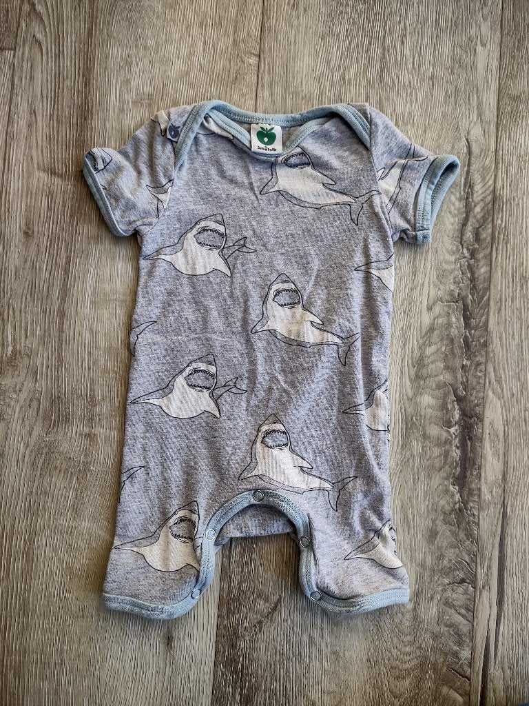 Mooi grijs boxpakje met haaien van Smafolk, 62. Jumpsuit., Jongetje of Meisje, Onb, Ophalen of Verzenden, Onb