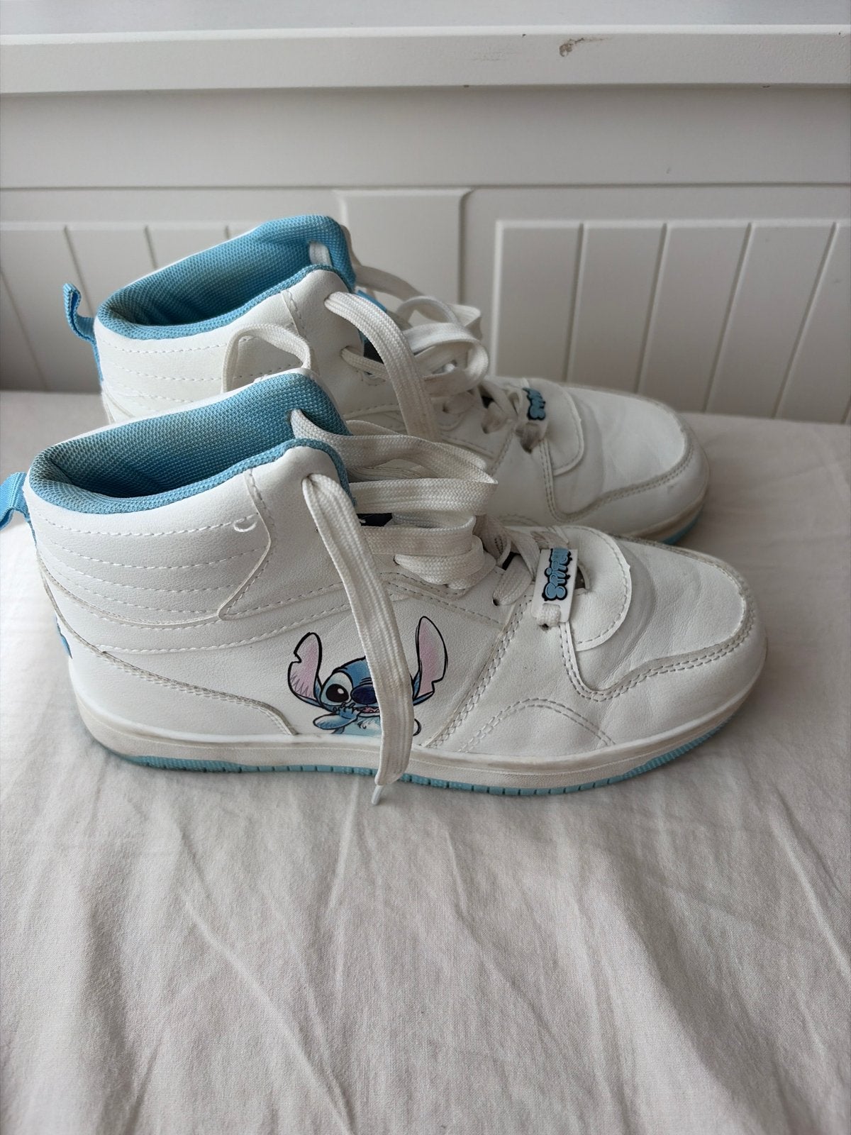 Stitch schoenen maat 35, Kinderen en Baby's, Kinderkleding | Schoenen en Sokken, Gebruikt, Meisje, Schoenen, Ophalen of Verzenden