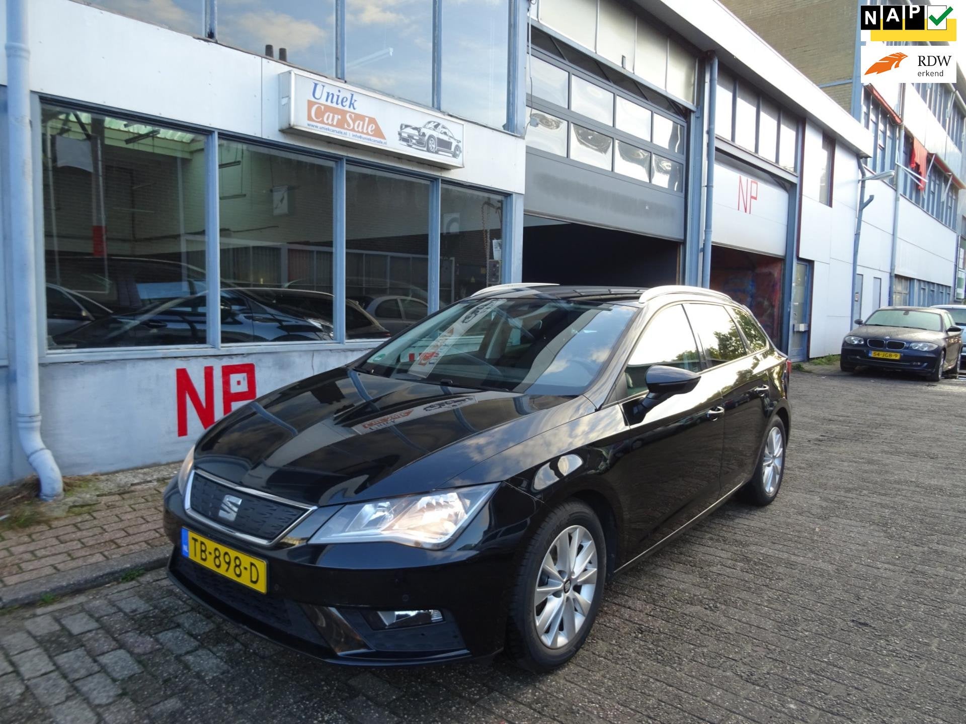Seat Leon ST 1.0 EcoTSI Style Business Intense, Auto's, Voorwielaandrijving, Leon, Origineel Nederlands, Handgeschakeld