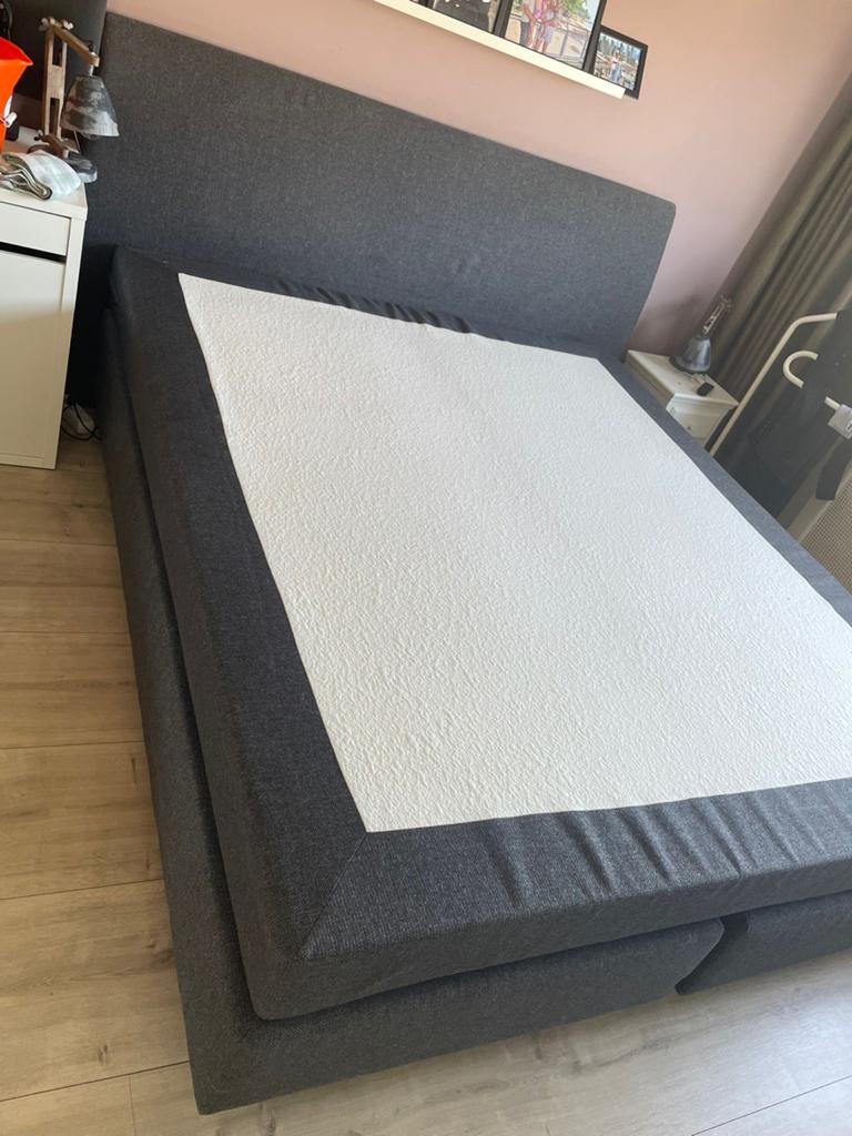 Tweepersoons bed 210x180 cm zonder topper, grijs stof, Gebruikt, 210 cm, Tweepersoons, Ophalen of Verzenden