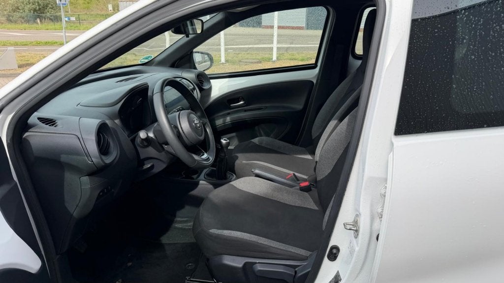 Foto 10 van Toyota Aygo X 1.0 VVT-i MT Play (bj 2024)