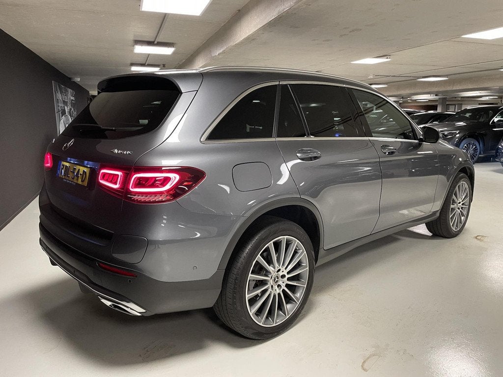 Mercedes-Benz GLC-klasse 300e 4MATIC AMG Line | Panoramadak, Auto's, Mercedes-Benz, Automaat, Gebruikt, 4 cilinders, 2000 kg