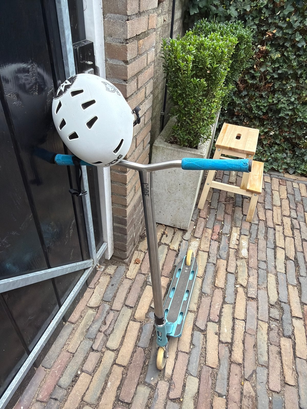 Stuntstep custom met helm, perfecte staat!, Ophalen, Zo goed als nieuw, Gewone step