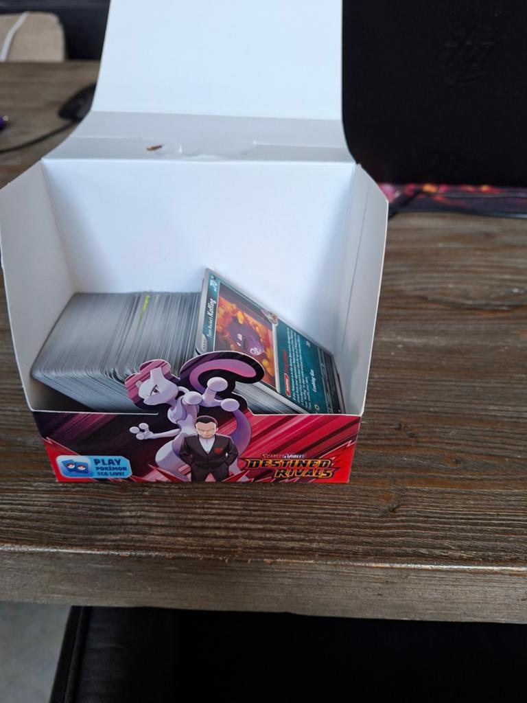 Destined rivals set, Ophalen of Verzenden, Zo goed als nieuw, Meerdere kaarten