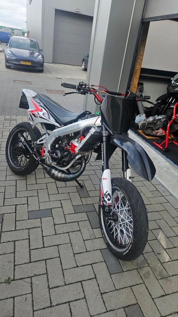 Derbi senda xtreme 80cc custom build, Fietsen en Brommers, Brommers | Derbi, Ophalen of Verzenden