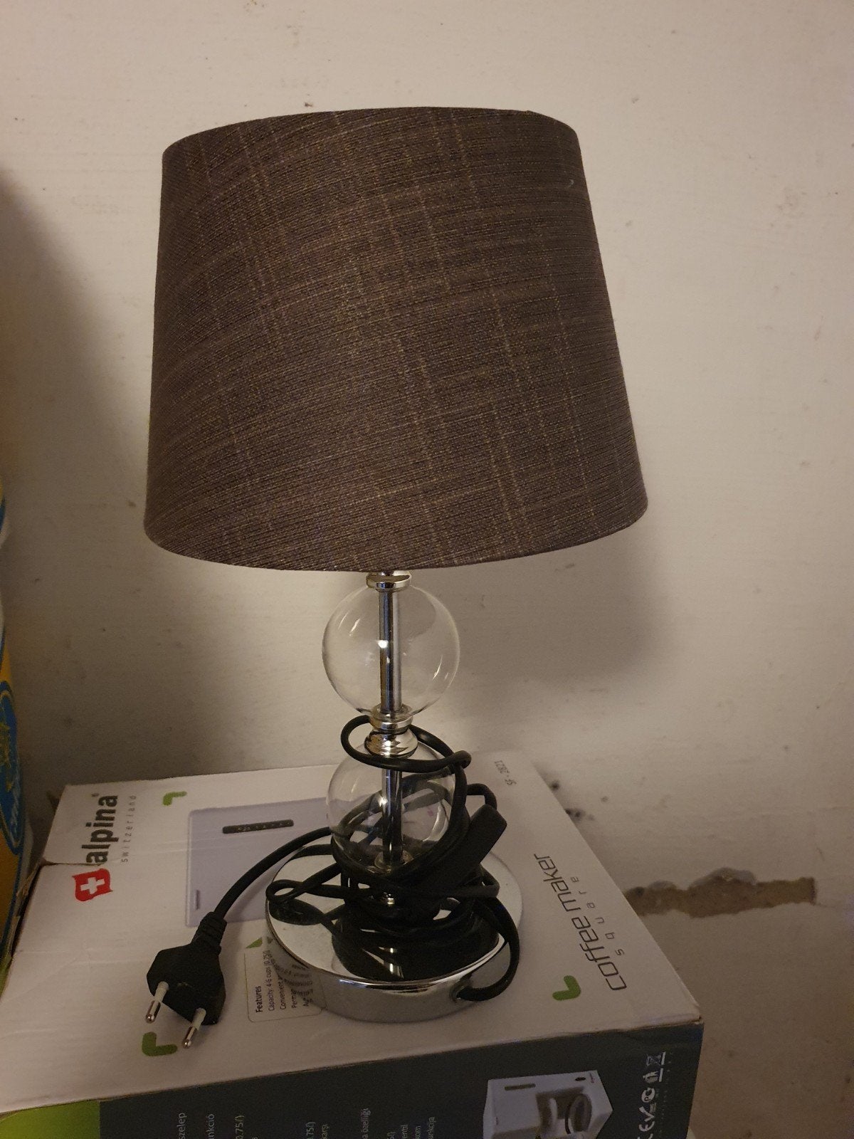 Lamp met stoffen kap en kunststof voet, Gebruikt, Ophalen of Verzenden, Glas, Modern