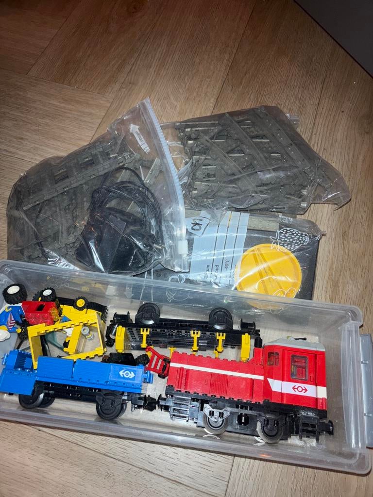 LEGO 4563 9V trein Load N’ Haul Railroad met boekje, Ophalen of Verzenden, Zo goed als nieuw