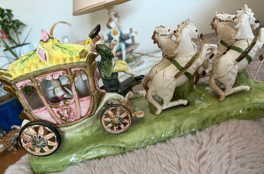 Vintage Porseleinen Koets met Paarden Beeld, Ophalen